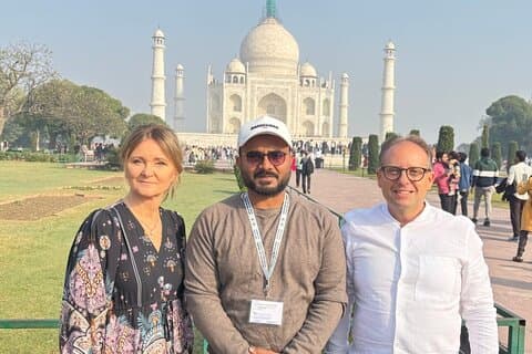 Agra : Tour di ingresso espresso del Taj Mahal – Salta le code e risparmia tempo