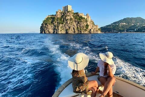 Privé boottocht bij zonsondergang op Ischia