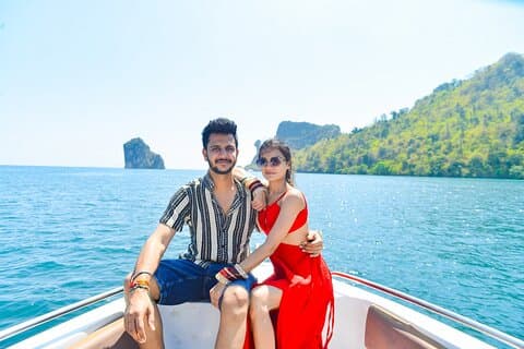 Top Rated 9 Islands and Hong Island Trip by speedboat from Krabi
