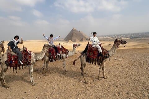 Day Tour To Giza Pyramids, Sphinx and Memphis and Sakkara