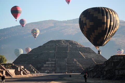 Indimenticabile volo in mongolfiera condivisa a Teotihuacan