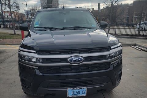 Seamless Chicago Airport Transfers with Deenil Experiences