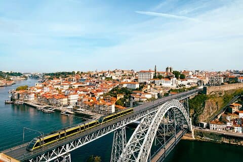 Lisbon til Porto Private Tour med Fatima og Obidos Stopp