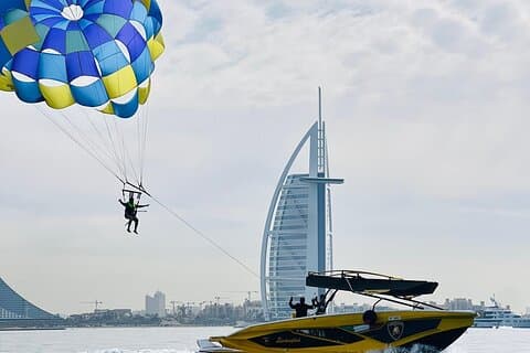 Parasailing eventyr med fantastisk udsigt over Dubai
