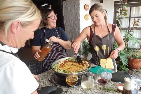 Tenerife : Paella kookles in traditioneel Canarisch huis