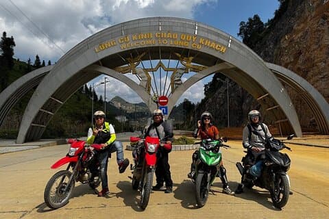 Vollständige Ha Giang Loop Discovery 4 Tagestour mit lokalem Easy Rider