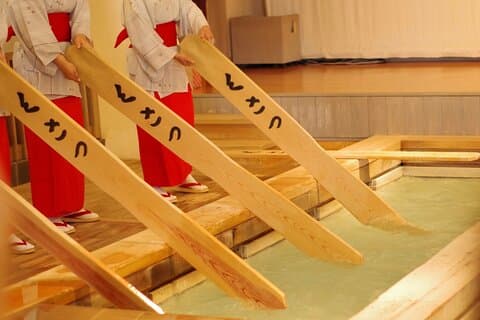 Kusatsu: Hot Spring Culture Walk at Yubatake & Sainokawara