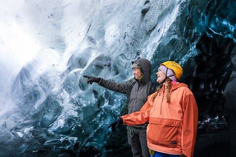 2 días de Crystal Ice Cave y South Coast Experience de Reykjavik