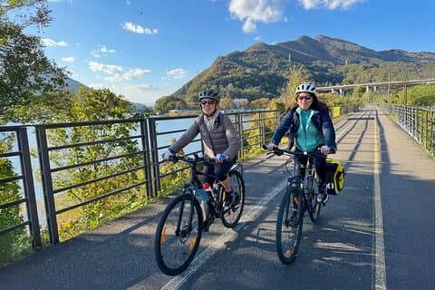 Seúl a Busan Vacaciones guiadas en bicicleta por los cuatro ríos