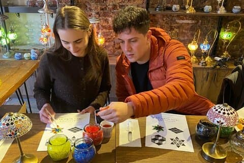 Taller de lámpara de mosaico tradicional de Estambul