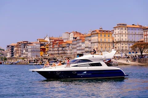 Private experience in the Douro (1 to 10 people) on a yacht just for you