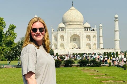 Excursión todo incluido al Taj Mahal Sunrise desde Delhi en coche