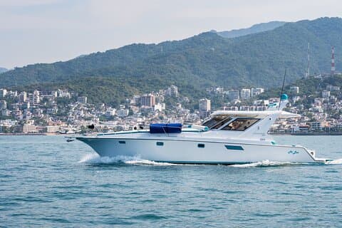 4 Horas en Yate Privado en Puerto Vallarta con Snorkel y Playa