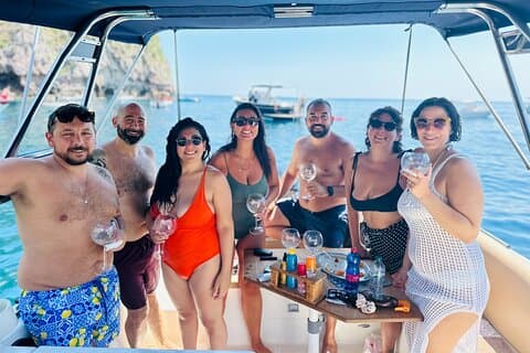PRIVAT 3-timers båttur til Taormina med aperitiff