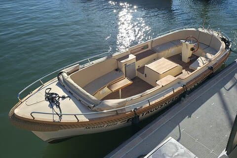 Tour en barco relajante por la tarde de Lisboa con barra libre