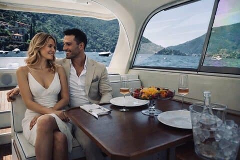 Tour aboard the iconic Bertram 31 Sedan on Lake Como