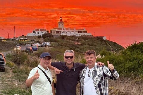 Explore Sintra All Palaces, Stunning Cascais Tour hop on hop off