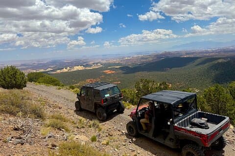 UTV tour to Cathedral Valley Overlook at 9,500 pés