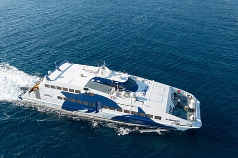Färjetransfer mellan Milos och Paros med SeaJets