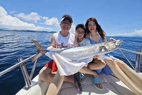 Andaman Sea Light Jigging Fishing Trip i Phi Phi Zone fra Krabi