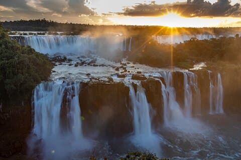 Zonsondergang bij Iguassu Falls