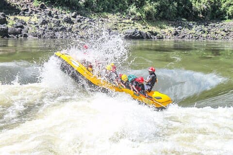 2-tägige Rafting-Rhinosafari und Chobe-Nationalparktour