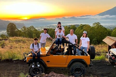Jeep Sunrise solo con ayuda de fotografía del conductor