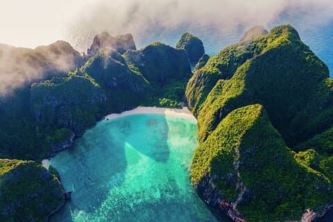 Phi Phi Islands Premium Speedboat Tour von Phuket mit Mittagessen