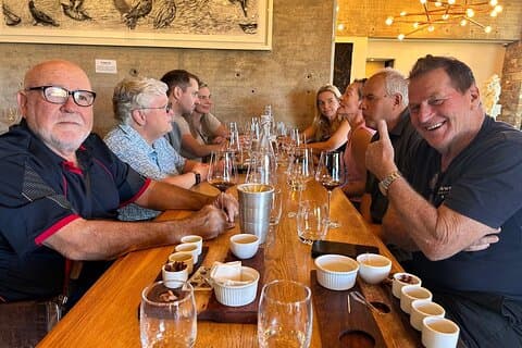 Hele dagen delte Stellenbosch og Franschhoek Tram Wine Tasting