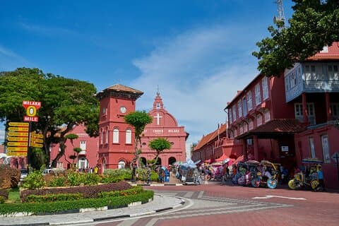 Sit Back & Relax - Malacca to Singapore MPV Transfer