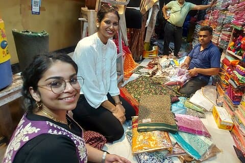 Udaipur Shopping bazaars by Tuk Tuk & shop with an Local guide