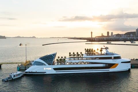 Delphin Cruise – ledet av Legacy Voyages