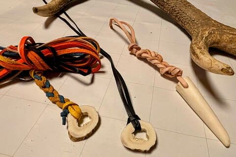 Experiencia sostenible en artesanía de ciervos Ezo