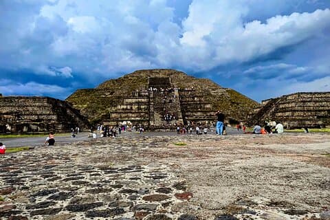 Teotihuacan ao amanhecer e ao entardecer: uma experiência cultural da Cidade do México.