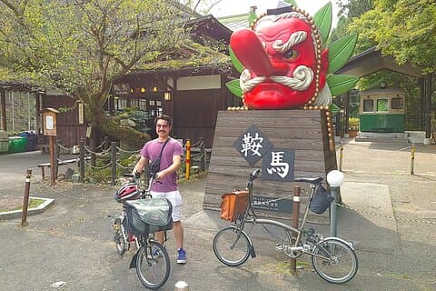 Kyoto : Kurama Hike og Kamo River Slow Cycling Tour