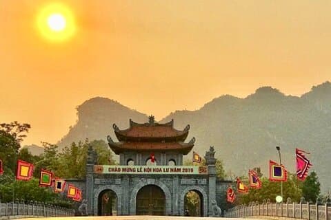 1 Day Northern Vietnam Historical Sightseeing Tour