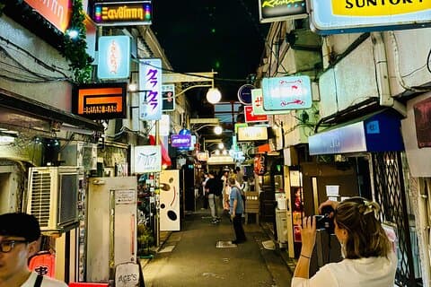 Tokyo Shinjuku Night Tour: Kabukicho & Golden Gai