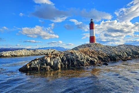 Best of Ushuaia: National Park, Beagle Channel & Emerald Lagoon