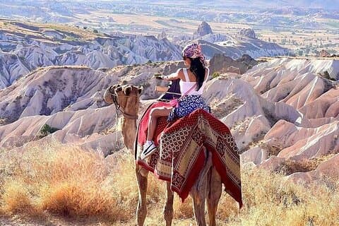 3 - Excursion d'une journée en Cappadoce avec balade en chameau et montgolfière en option