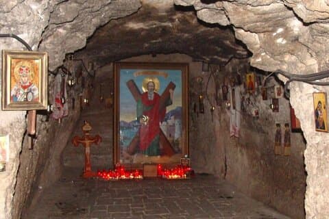 Grotten ved St. Andrew - en av 12 disipler av Jesus og Svartehavet
