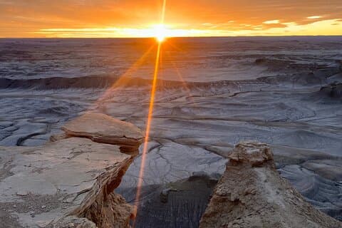 Moonscape Overlook and Bentonite Hills Half Day Private Tour