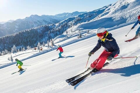 Salzburgo Airport para Saalbach Hinterglemm Transporte de esqui privado