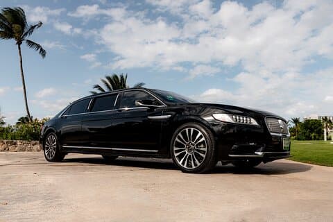 Lincoln Stretch Limousine with Wi Fi on board