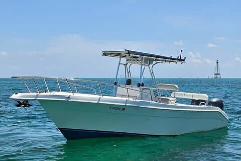 25' Cobia Center Console Location de bateaux