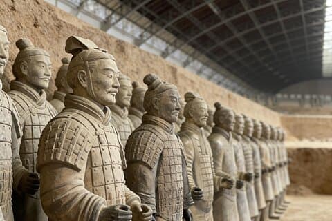 Xi'an in un giorno da Guangzhou in aereo: guerrieri di terracotta, mura della città e altro ancora