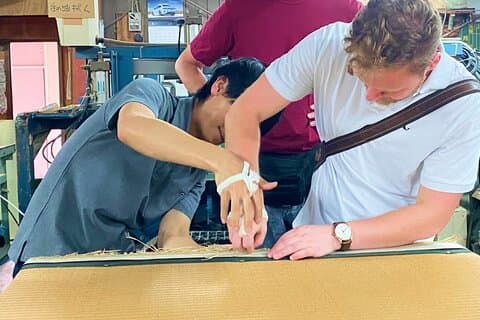 Tatami erfarenhet, handsömnad och glasunderlägg i Kyoto
