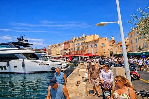 Nizza : Tagesausflug nach Saint-Tropez · Küste von Estérel und Bootsüberquerung