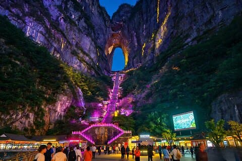 Zhangjiajie: Fra Avatar Peaks til Tianmen Cave + 72 - Tårnet med natudsigt
