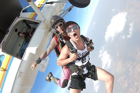 Pattaya Ocean View Tandem Paracaidismo con traslados desde Bangkok