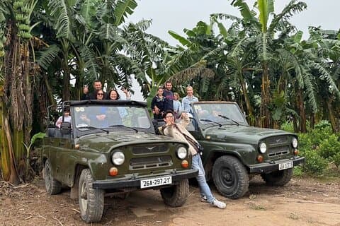 Hanoi City Tour by Vintage Jeep : dolda pärlor, tåggata och mat
